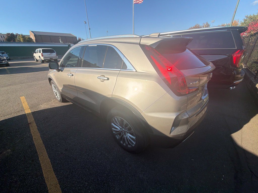 Used 2025 Cadillac XT4 Premium Luxury w/ Cold Weather Package FWD image 8