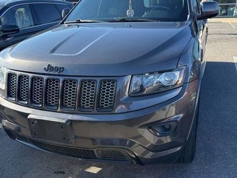 Used 2015 Jeep Grand Cherokee Altitude AWD/4WD image 7