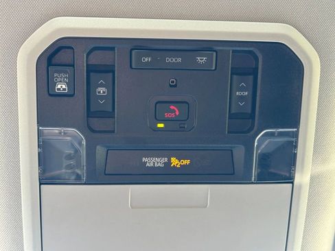 Used 2023 Toyota Tundra Limited image 18