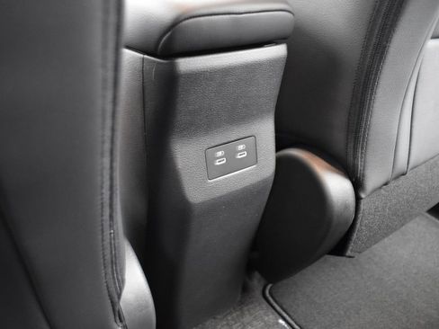 Certified 2025 Nissan Kicks SR image 11