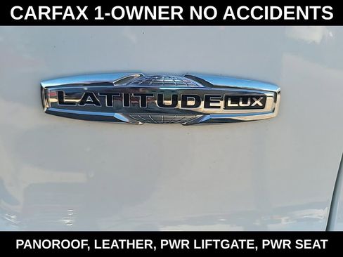 Used 2021 Jeep Cherokee Latitude Lux w/ Sun & Sound Group AWD/4WD image 12