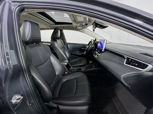 Certified 2025 Toyota Corolla XLE image 28