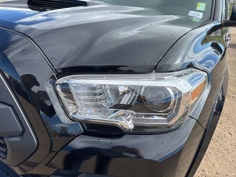 Used 2021 Toyota Tacoma TRD Sport w/ Technology Package image 10