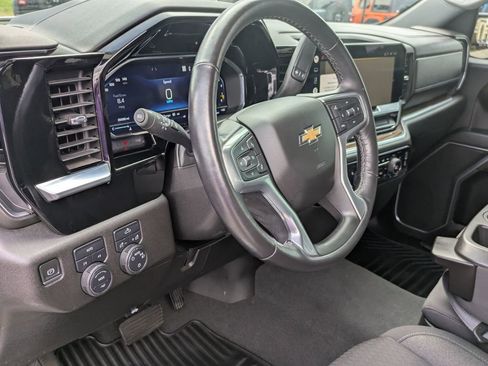 Used 2022 Chevrolet Silverado 1500 LT image 13