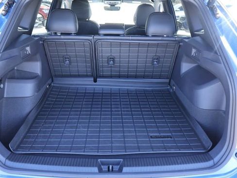 Certified 2026 Volkswagen Tiguan SE R-Line image 17