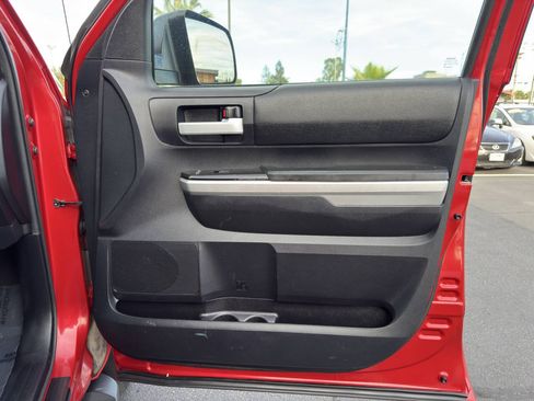 Used 2014 Toyota Tundra SR5 w/ TRD Off Road Package AWD/4WD image 14