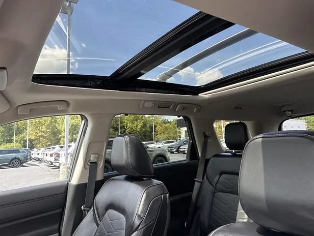 Used 2024 Nissan Pathfinder Platinum w/ Cargo Package AWD/4WD image 14