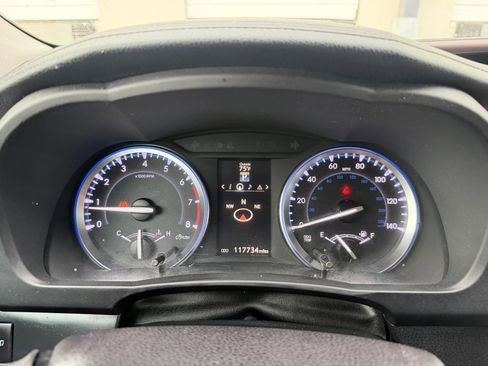 Used 2015 Toyota Highlander XLE FWD image 12