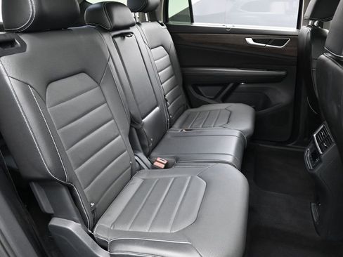 Used 2024 Volkswagen Atlas SEL AWD/4WD image 29