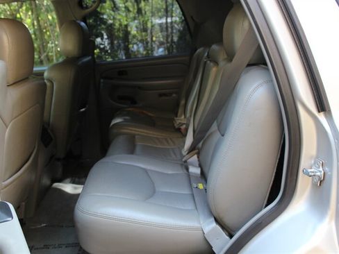 Used 2004 GMC Yukon SLT w/ 1SD Preferred Equipment Group AWD/4WD image 12