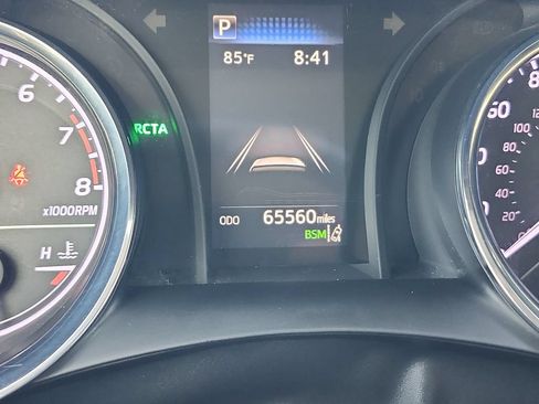 Used 2020 Toyota Camry SE w/ Convenience Package FWD image 32