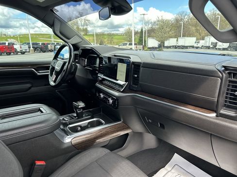 Used 2022 GMC Sierra 1500 Elevation w/ X31 Off-Road Package image 17