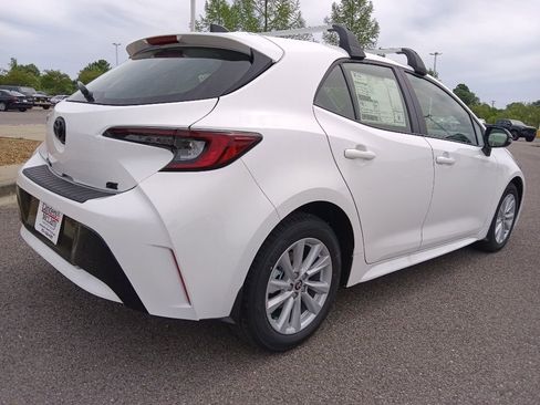 New 2026 Toyota Corolla SE FWD image 3