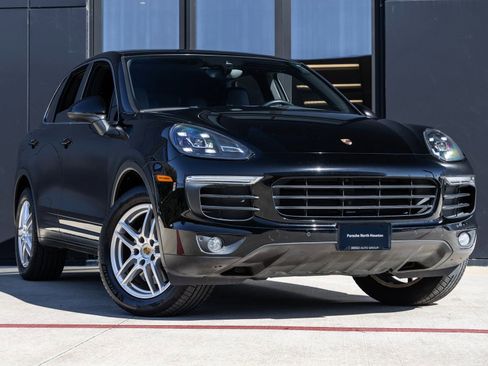 Certified 2018 Porsche Cayenne image 6