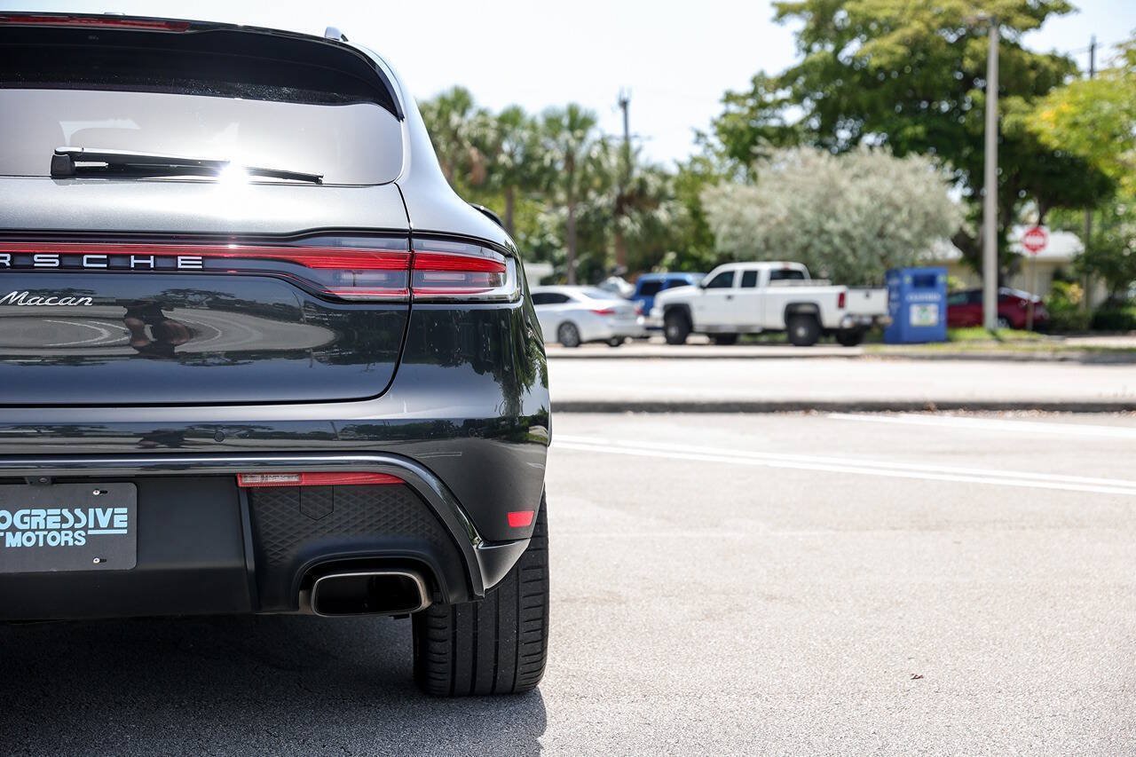 Used 2022 Porsche Macan AWD/4WD image 18