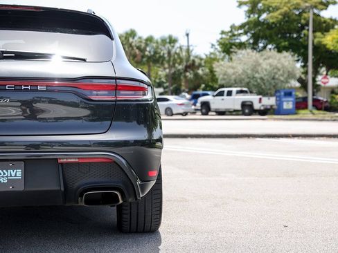 Used 2022 Porsche Macan AWD/4WD image 18