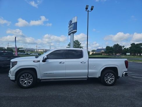 Used 2022 GMC Sierra 1500 Denali AWD/4WD image 1