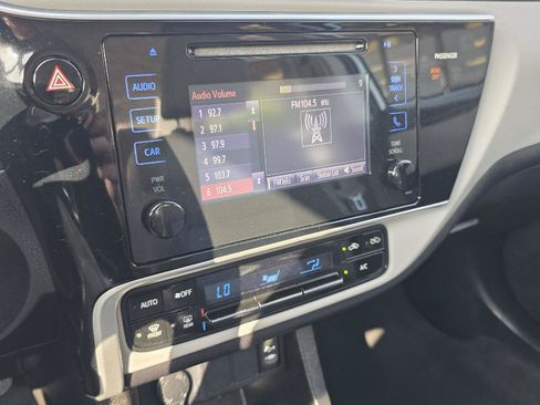 Used 2017 Toyota Corolla LE FWD image 18