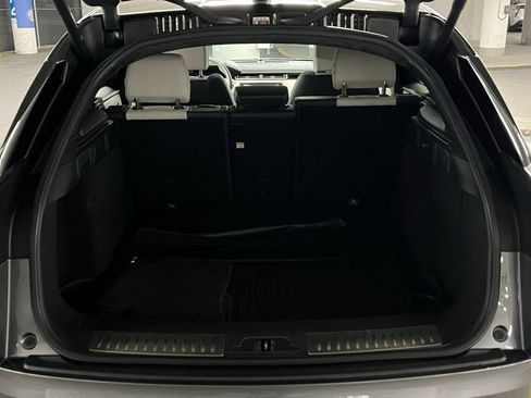 Used 2018 Land Rover Range Rover Velar R-Dynamic HSE image 36