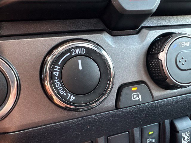 Used 2021 Toyota Tacoma TRD Off-Road w/ TRD Premium Off Road Package AWD/4WD image 14