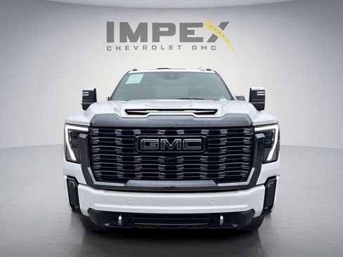 Used 2024 GMC Sierra 3500 Denali Ultimate AWD/4WD image 8
