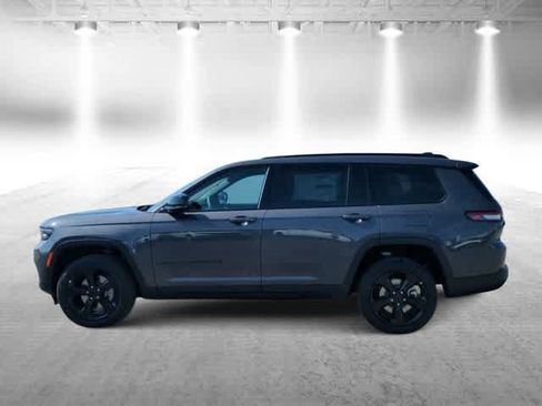 Certified 2025 Jeep Grand Cherokee L Altitude AWD/4WD image 5