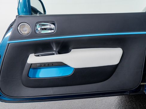 Used 2020 Rolls-Royce Wraith Black Badge image 32