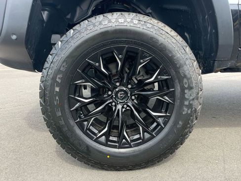 Used 2025 RAM 1500 Rebel image 32