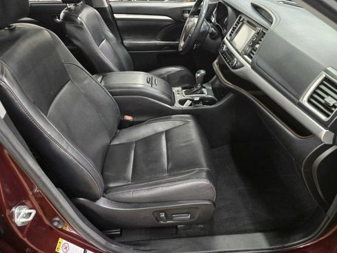 Used 2018 Toyota Highlander XLE AWD/4WD image 5