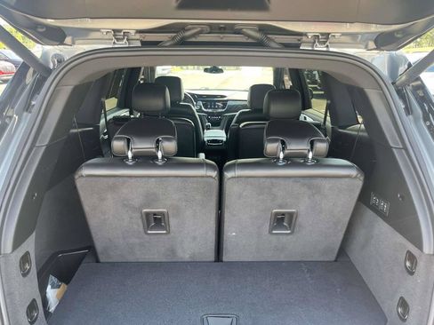 Used 2025 Cadillac XT6 Premium Luxury FWD image 10