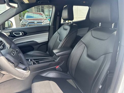 Used 2025 Jeep Compass Limited AWD/4WD image 12