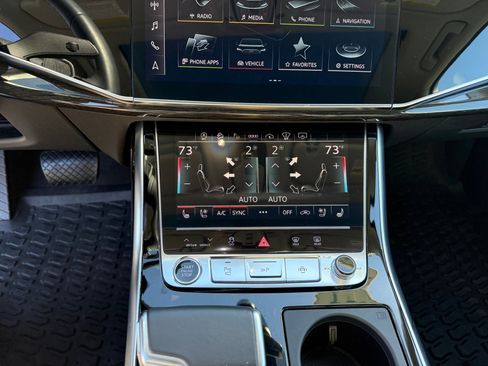 Certified 2024 Audi Q7 3.0T Prestige image 18