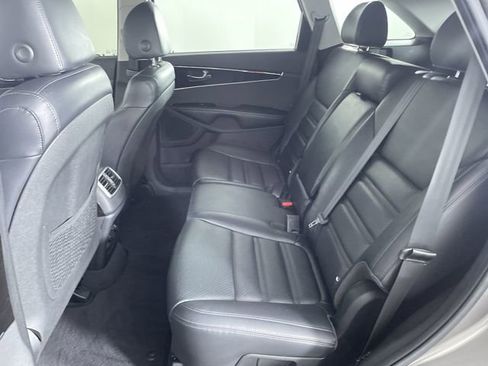 Used 2019 Kia Sorento EX image 21
