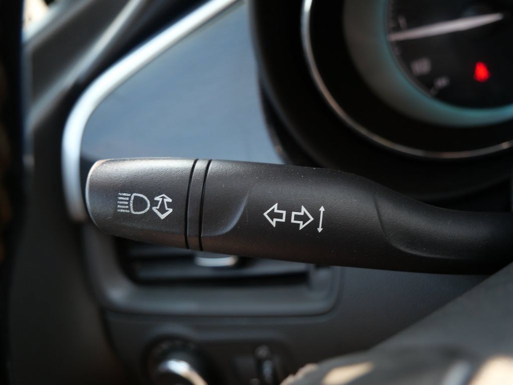Used 2018 Buick Envision Preferred FWD image 25
