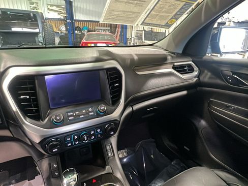 Used 2019 GMC Acadia SLT AWD/4WD image 13