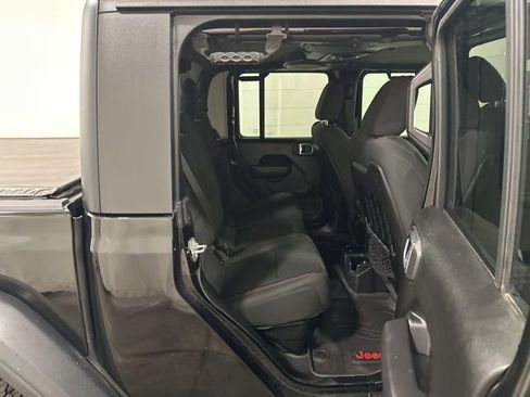 Used 2022 Jeep Gladiator Rubicon w/ Trailer Tow Package image 11
