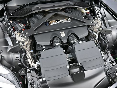 Used 2025 Aston Martin DB12 Coupe RWD image 29