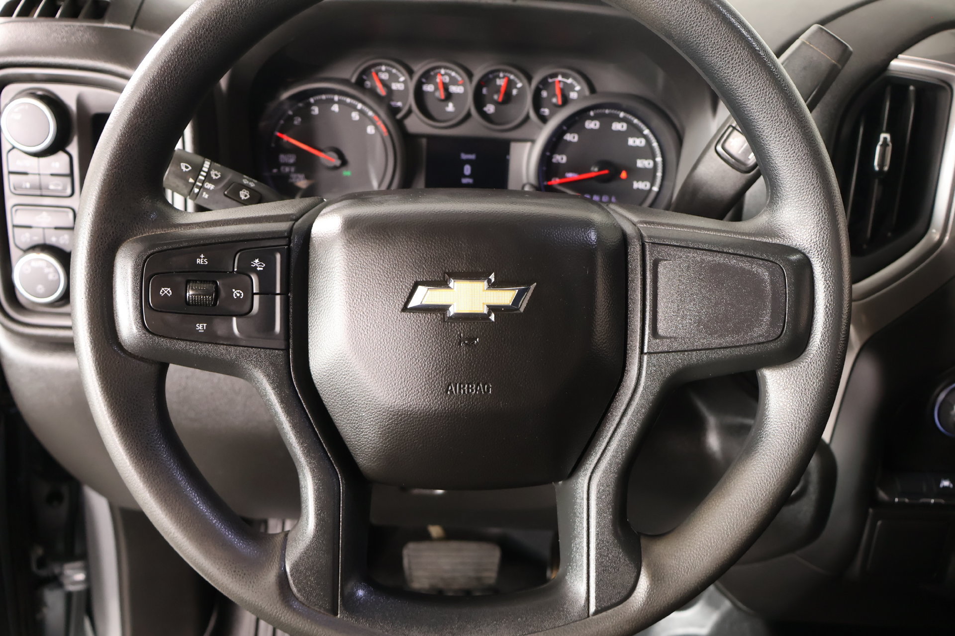Used 2025 Chevrolet Silverado 1500 Custom AWD/4WD image 3