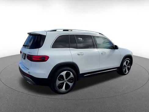 Used 2025 Mercedes-Benz GLB 250 4MATIC image 12
