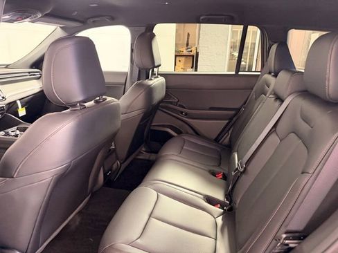 New 2026 Jeep Cherokee Limited image 34