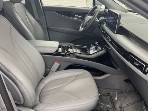 Certified 2023 Lincoln Nautilus Reserve AWD/4WD image 21