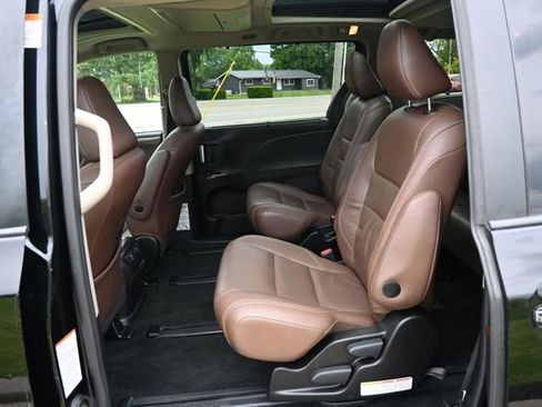 Used 2016 Toyota Sienna Limited Premium AWD/4WD image 25