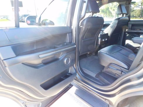 Used 2021 Ford Expedition XLT image 11
