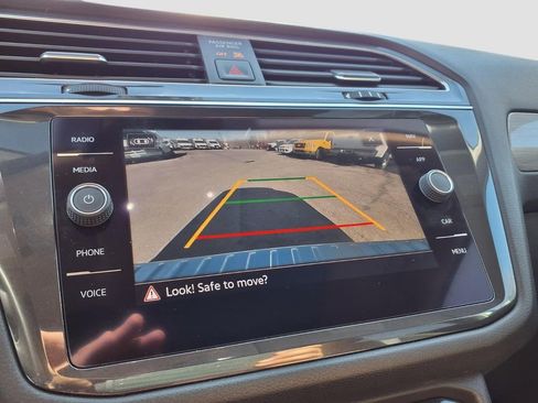 Used 2021 Volkswagen Tiguan SEL image 13