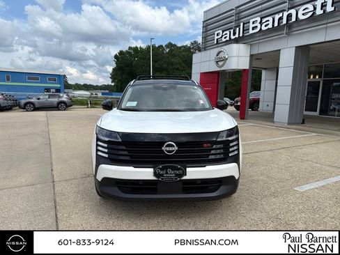 New 2025 Nissan Kicks SR image 16