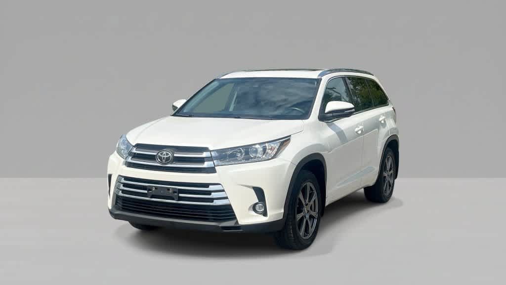 Used 2019 Toyota Highlander Limited AWD/4WD image 4