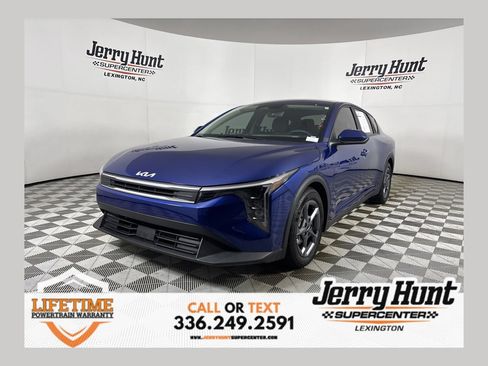 Used 2025 Kia K4 FWD image 1