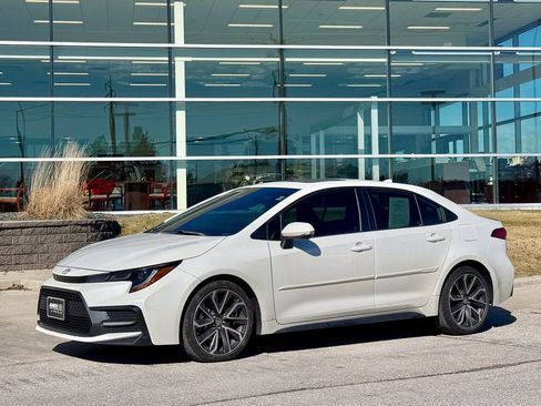 Used 2020 Toyota Corolla XSE image 2