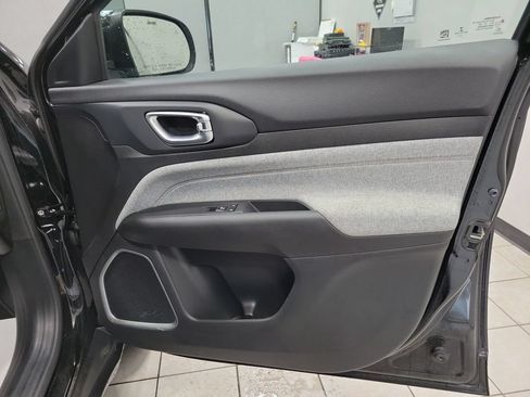 Used 2023 Jeep Compass Latitude AWD/4WD image 20