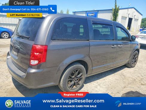 Used 2019 Dodge Grand Caravan SE FWD image 4